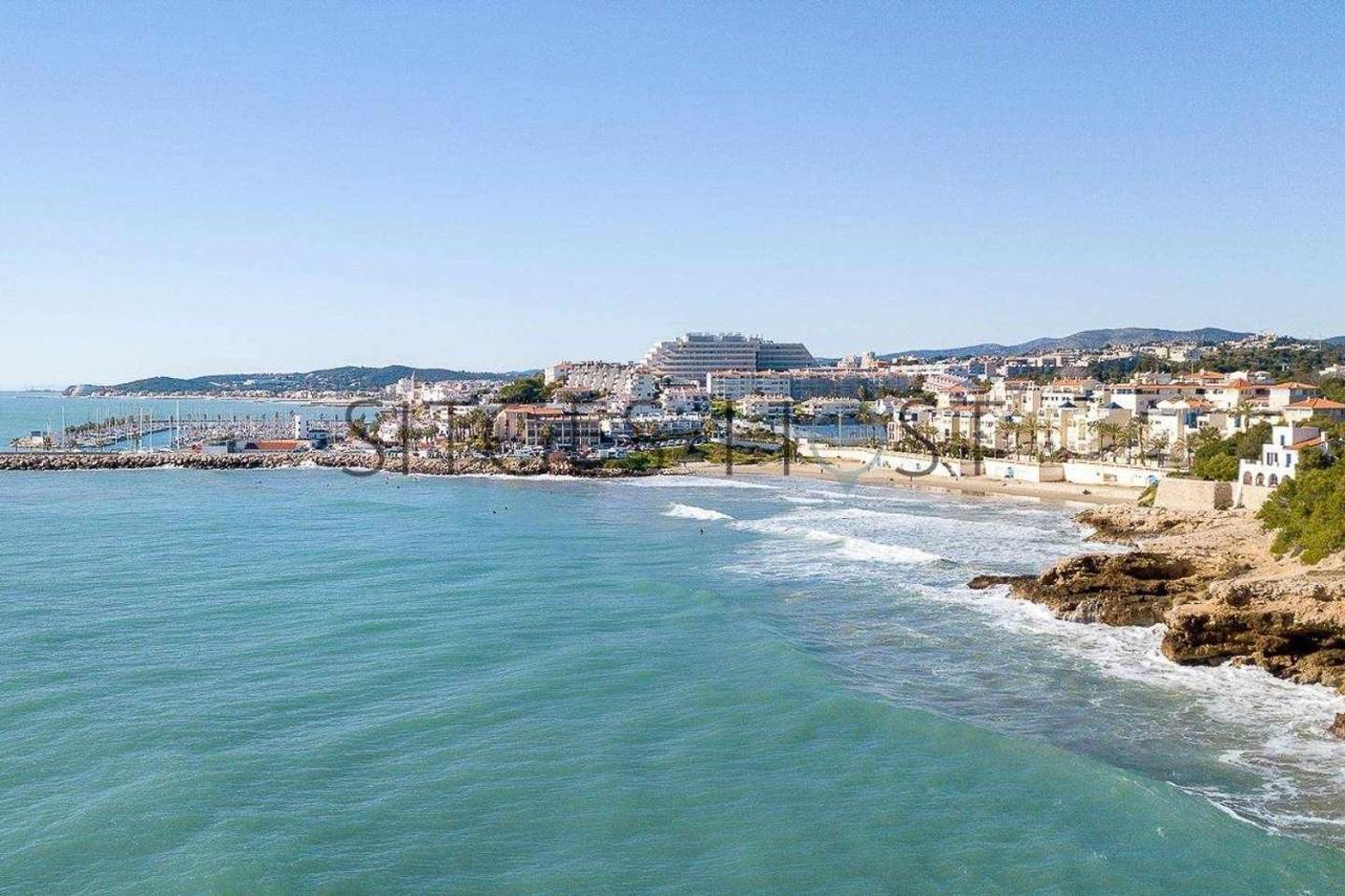 Apartament Alojate En Una Torre Sobre El Mar Sitges Zewnętrze zdjęcie