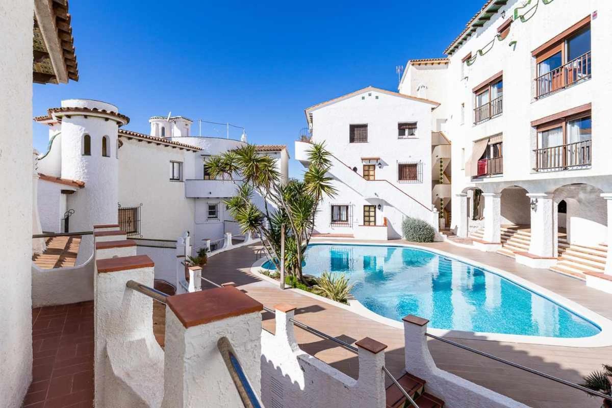 Apartament Alojate En Una Torre Sobre El Mar Sitges Zewnętrze zdjęcie